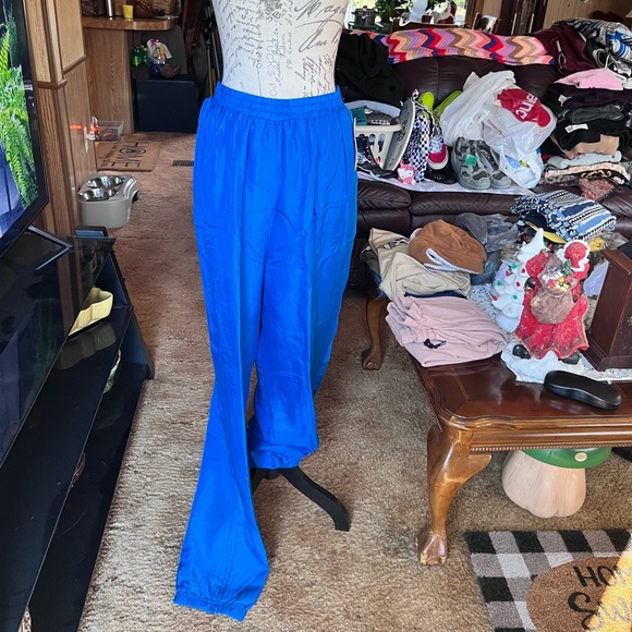 NWT Women’s vintage River Edge 100% silk pants and jacket track set. - Picture 11 of 16